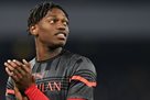 The first round of negotiations between Milan and Leau over a hundred new contract will be announced in the quarter
