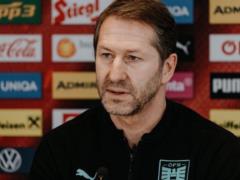 Franco Foda after blocking the head coach of the Austrian national team
