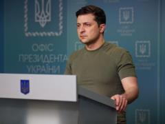 Можно назвать позитивными сигналы с переговорных площадок с Россией, но они не заглушают разрывов снарядов, - Зеленский
