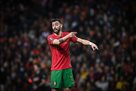 Manchester United announced the signing of a new contract with Bruno Fernandes