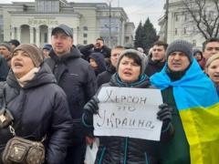 У захопленому окупантами Херсоні закінчуються запаси їжі, ліків та палива