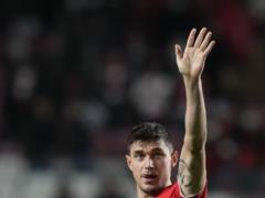 Yaremchuk met with young Ukrainian refugees at the Benfica stadium