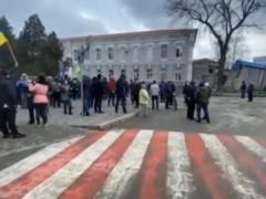 Оккупанты в Мелитополе заняли местные здания СБУ и горсовета