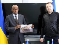 The head of the Ministry of Internal Affairs handed over a bloody toy from Kramatorsk to the representative of the UN Secretary 