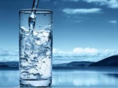 Flat stomach and thin waist: how water with chia will help you lose weight