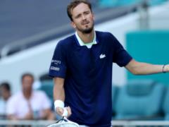 Russian tennis players banned from Wimbledon
