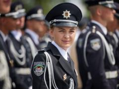 Юристы рассказали, могут ли выезжать за границу военнообязанные женщины