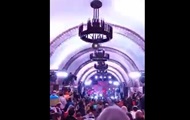 Vakarchuk gave a concert in the Kiev metro