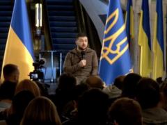 Зеленский дает пресс-конференцию прямо на станции метро