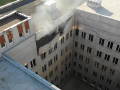 В Харькове россияне обстреляли городскую больницу и жилые дома