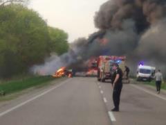 In the Rivne region, a bus with passengers collided with a fuel tanker