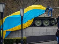 Berlin bans flag of Ukraine