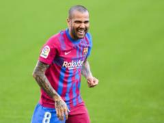 Dani Alves naming his favorite for the Ballon d Or