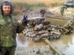 Под Боровой российские танки загрузли в обмелевшем Осколе