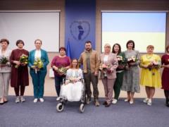 Зеленский отметил государственными наградами украинских медсестер
