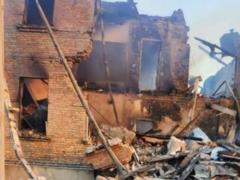 Russia destroyed a building in Bakhmut. Rescuers retrieved the body of a two-year-old child