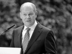 Ambassador Melnyk suspects that Scholz does not want to supply Ukraine with heavy weapons