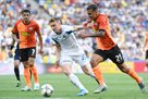 Ukrainian football players and coaches can fight abroad