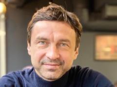 Российские оккупанты украли все медали и кубки из дома экс-футболиста сборной Украины