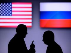 Західні чиновники ведуть із Кремлем таємні переговори та готові пом якшувати санкції - Bloomberg