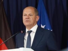 Scholz refused to completely nationalize the German division of Gazprom in order not to  
