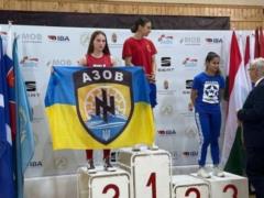 “Twice to ask to hide, but I didn’t listen to them”: 16-year-old Ukrainian woman refused to remove the Azov flag at the award ce