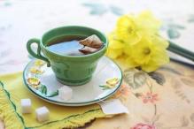 Studies have shown that the use of turmeric with green tea effectively lowers cholesterol