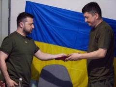 Зеленский вручил Киму орден Богдана Хмельницкого