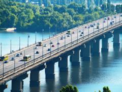 В Киеве открыли еще два моста и запустили новые маршруты общественного транспорта: список
