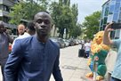 Мане прибув до Мюнхена для проходження медичного огляду