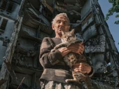On Saltovka, a lonely pensioner fights with gangs of marauders