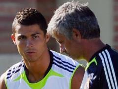 Ronaldo s agent proponing his client Romi