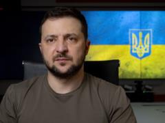 Сделать такое могут только  абсолютно отмороженные террористы : Зеленский о российском ударе по Кременчугу