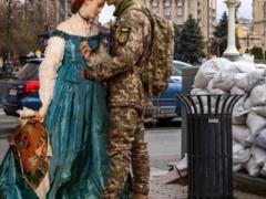 The French artist has created a series of works dedicated to the theme of the war in Ukraine