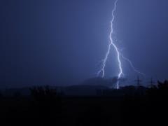 Thunderstorms and squalls are expected in nine regions of Ukraine: map