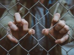 Русской фильтрации обычно подвергаются жители русскоязычных городов, но россияне продолжают настаивать на «украинских нацистах»