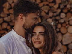 Sophia Stuzhuk reconciled with her boyfriend, she showed yoga at a sticky photo shoot
