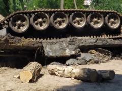 На Черниговщине вытащили из реки российские танки с  законсервированным  экипажем