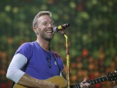 The legendary British band Coldplay performed the hit  