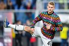 Bayern bid for 90 million euros for De Light
