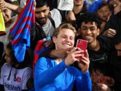 Barcelona ask De Jong to move to Manchester United