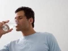 The doctor spoke about the consequences of drinking cold water in the heat