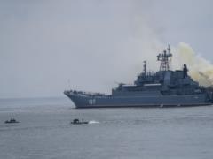 Россия удерживает три носителя ракет  Калибр  в Черном море и пять – в Средиземном