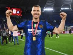 Джеко бажає і далі грати за Інтер