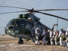 Украинские десантники уничтожили российский бронетранспортер с экипажем