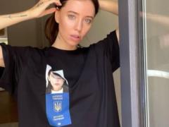 Nadya Dorofeeva in a swimsuit showed a slender figure and told how sport saves her