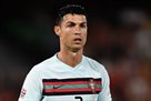 Ronaldo wants to leave Manchester United through competition with Messi