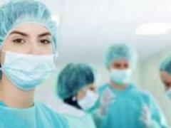Женщины в секторе здравоохранения зарабатывают на 24 процента меньше мужчин