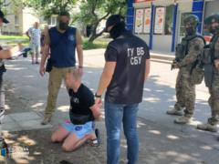 Правоохоронці викрили ділків, які «видавали» українські паспорти російським диверсантам