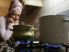 In Kyiv, predictably, hot water was not turned on, despite promises: what do they say to the people of Kiev this time